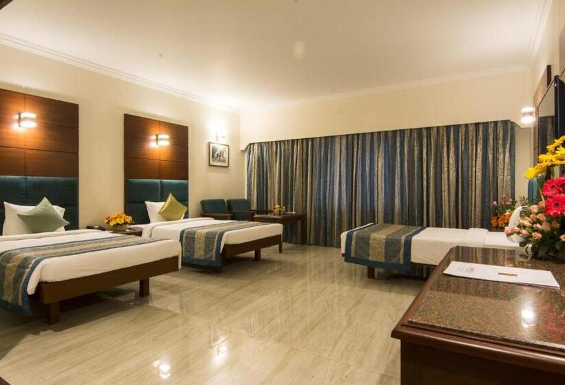 컴포트 트리플 룸, Shenbaga Hotel And Convention Centre