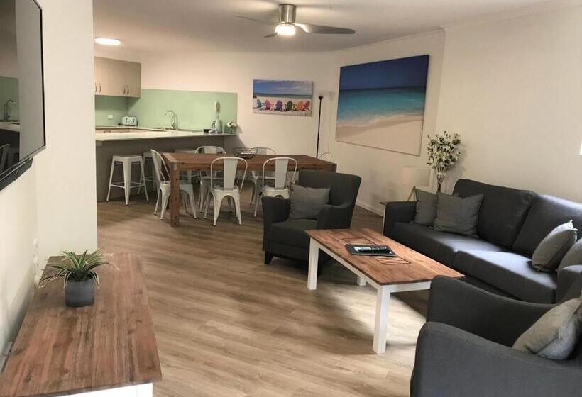 2침실 아파트 정원 전망, Sanctuary Beach Resort