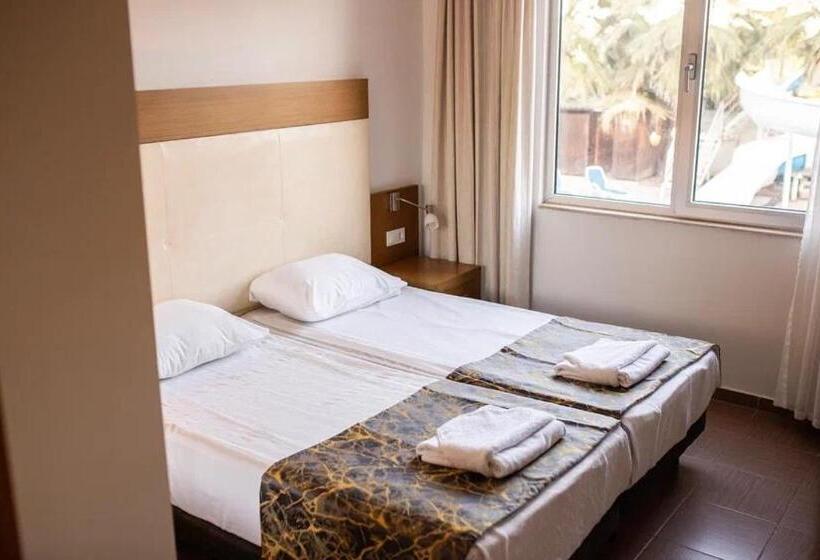 اتاق خانوادگی, Akalia Resort
