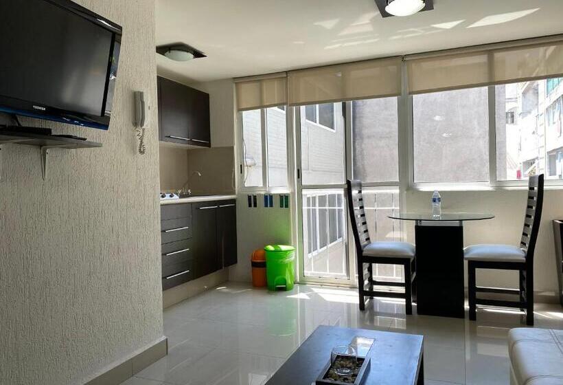 Escritório Estándar, Grupo Kings Suites Chimborazo