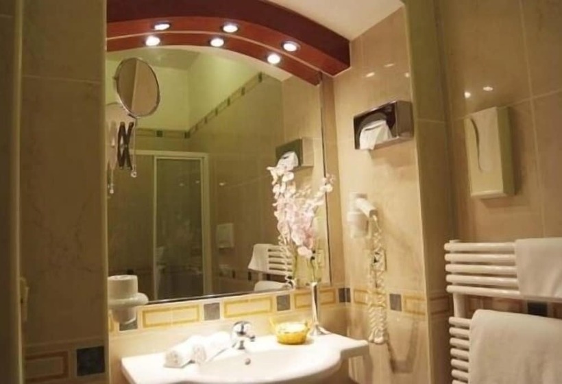 اتاق استاندارد سه نفره, Adria