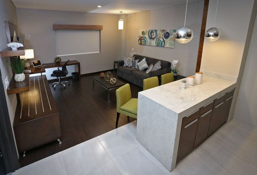 スイート, Holiday Inn Express & Suites Mexicali, An Ihg