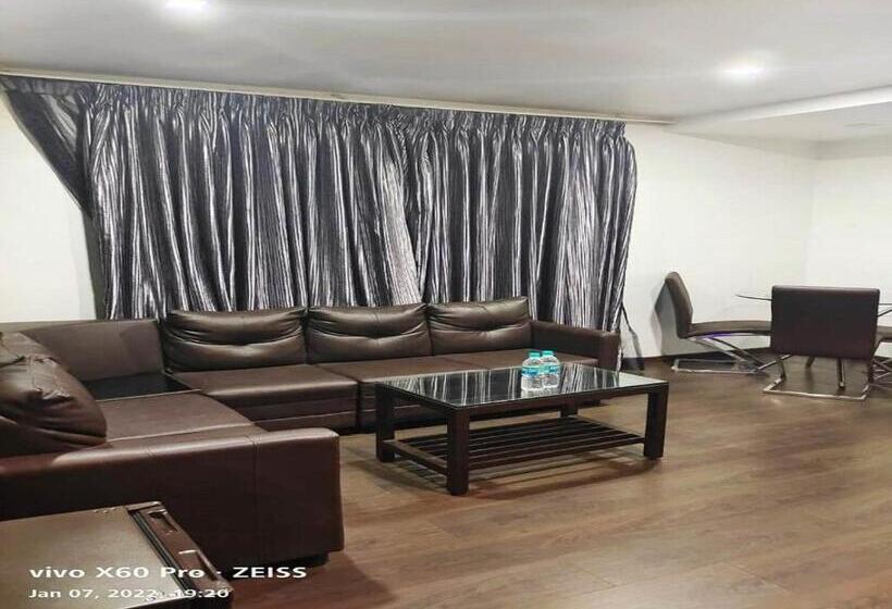 Suite, M Grand
