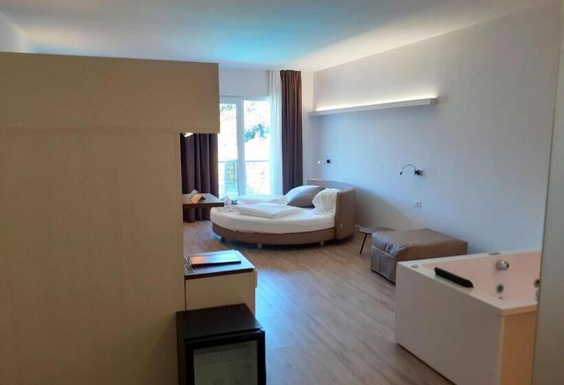 ハイドロマッサージバス付きジュニアスイート, Park Hotel Val Di Monte S