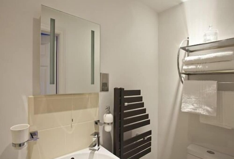 Номер Стандарт, Burton Stone Inn   Free Parking On Site