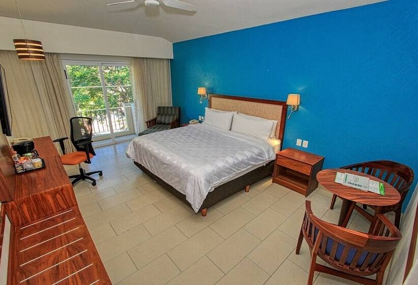 Стандартный Номер Кровать Кинг, Holiday Inn Huatulco, An Ihg