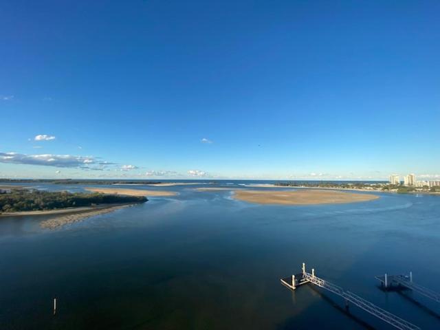 Апартаменты 2 Спальни Вид на Море, Waves Maroochy River