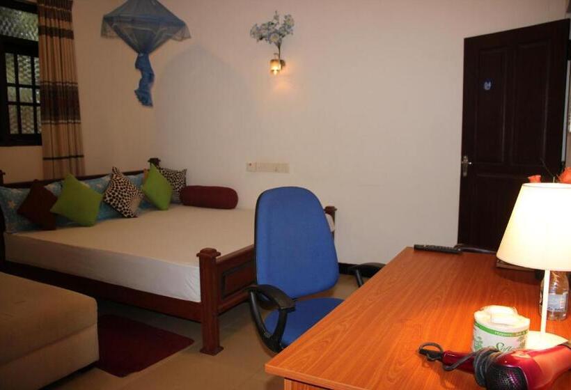 Номер Deluxe, Miheen Hotel & Resort   Anuradhapura