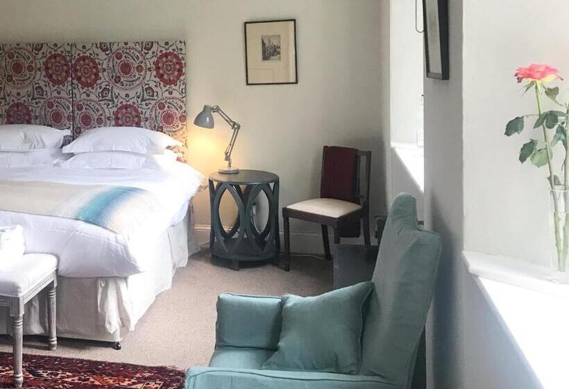 اتاق لوکس, Chillingham Manor