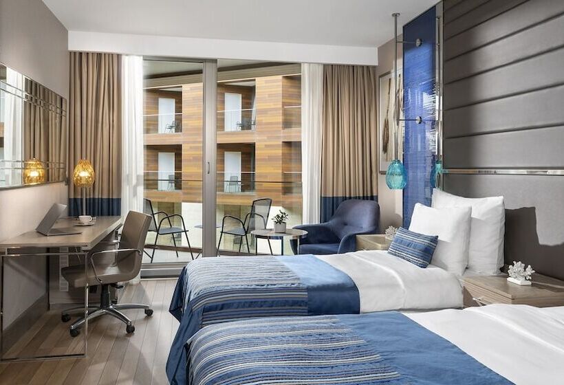 سوئیت جونیور با تخت بزرگ, Crowne Plaza Florya Istanbul, An Ihg