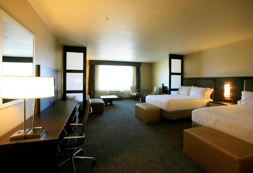 جناح, Holiday Inn Express & Suites Anaheim Resort Area, An Ihg