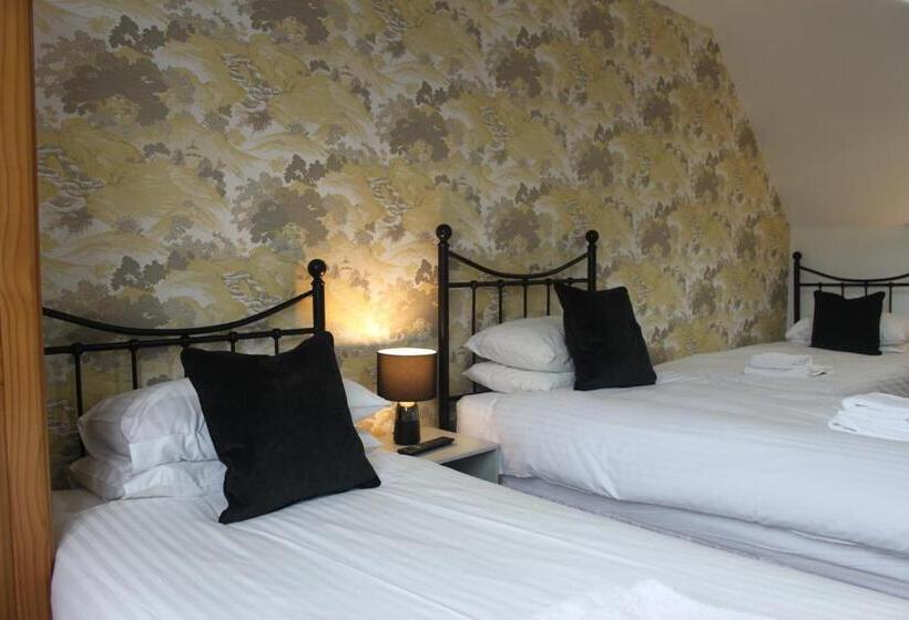 Семейный Номер, Waverley B & B