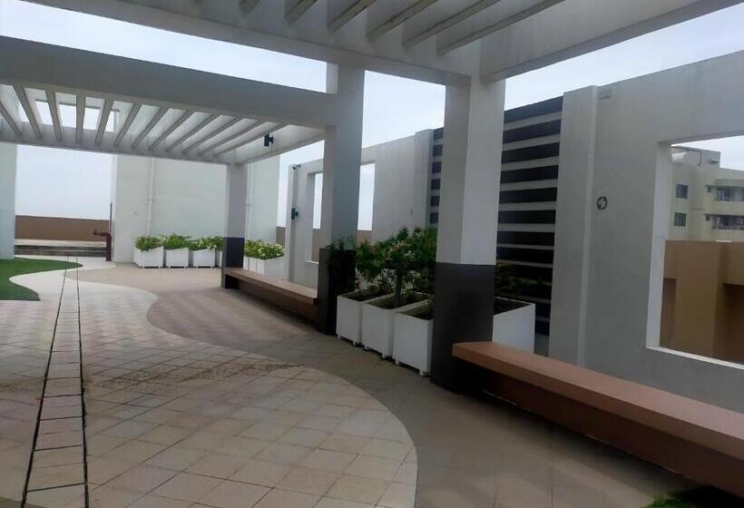 חדר משפחתי, Le 10 The Radiance Manila Bay