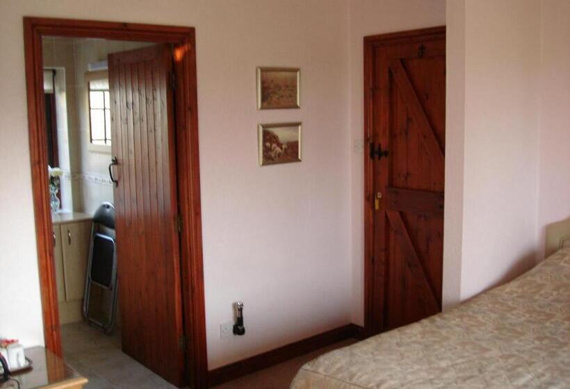 اتاق سوپریور با چشم‌انداز باغ, Pointers Guest House