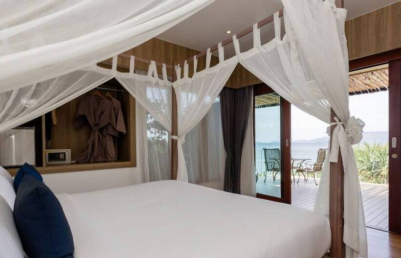 Standard Room with Hidromassage Sea View, The Cliff Lipe