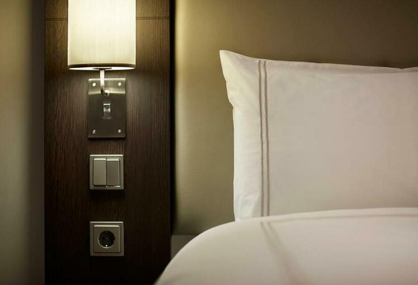 Семейный Номер, Premier Inn Regensburg City Centre