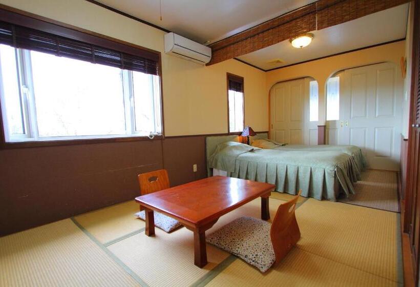 Четырехместный Номер Стандарт, Scotch Court