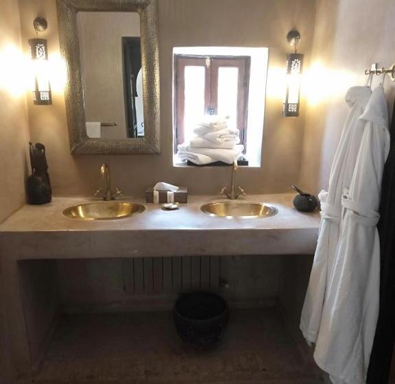 Номер Стандарт с Террасой, The Capaldi Hotel, Restaurant & Spa