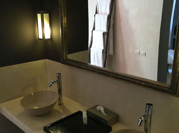 Люкс Повышенной Комфортности, The Capaldi Hotel, Restaurant & Spa