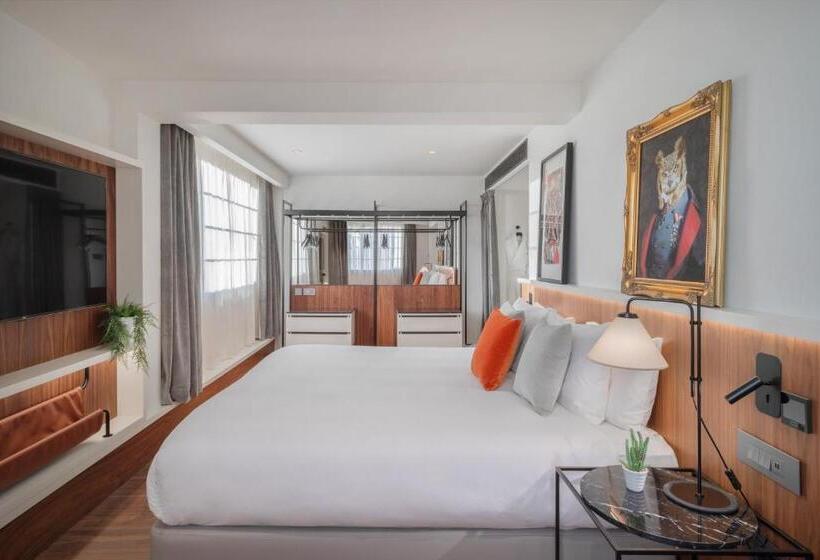 Люкс, The Level At Melia White House