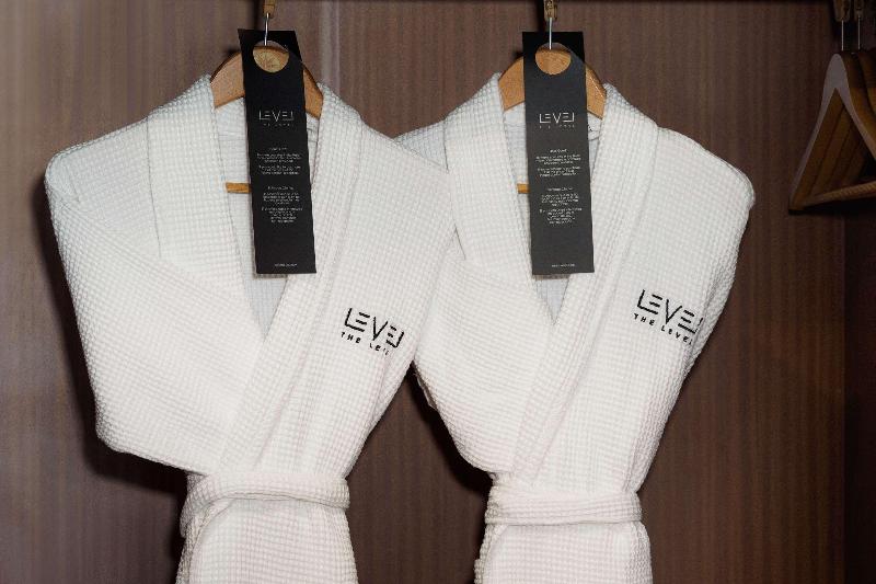 Люкс, The Level At Melia White House