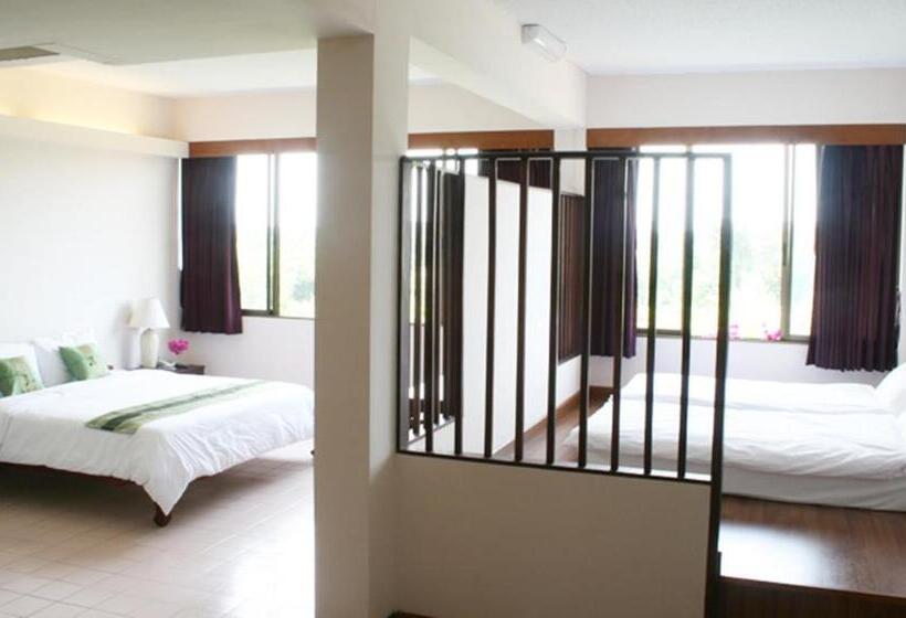 اتاق سوپریور خانوادگی, Mae Pim Resort