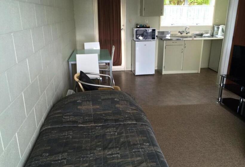 Апартаменты 1 Спальня, North End Motel