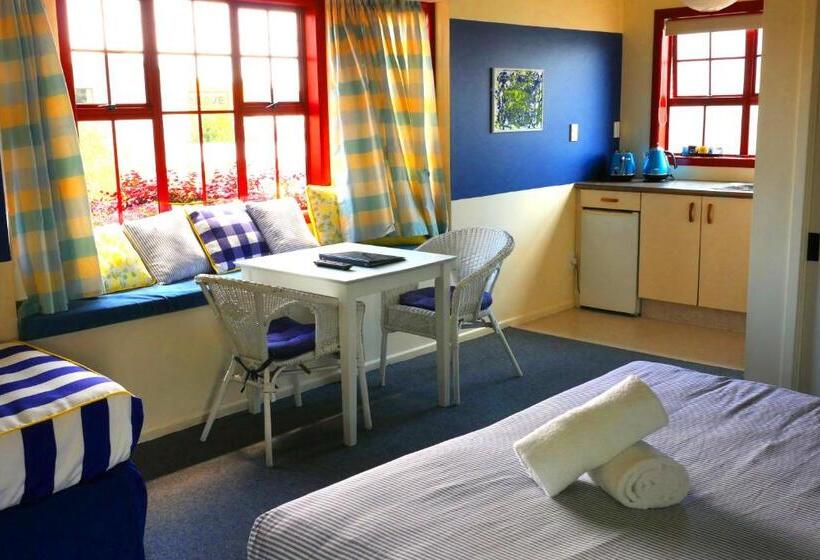 Дом 1 Спальня, Ducks & Drakes Boutique Motel & Backpackers