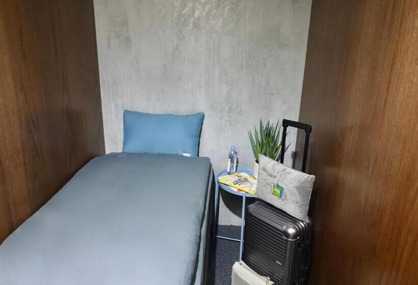 اتاق استاندارد یک نفره, Sleep  N Fly Sleep Lounge, D Gates Terminal 1   Transit Only