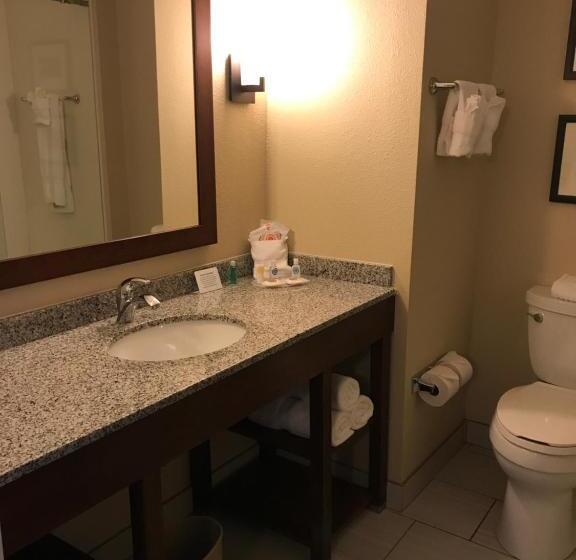 Люкс Кровать Кинг, Comfort Suites   Dodge City