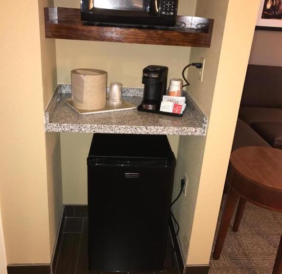 Люкс, Comfort Suites   Dodge City
