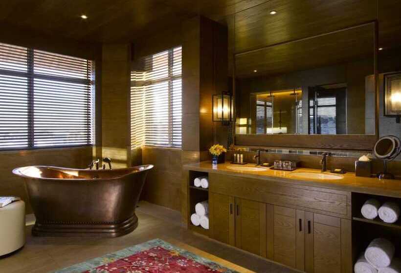 Номер Клуб, Hyatt Regency Changbaishan