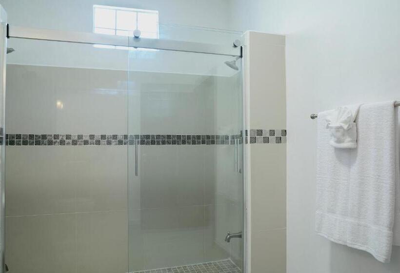 Полулюкс Вид на Море, Parrot Cove Lodge