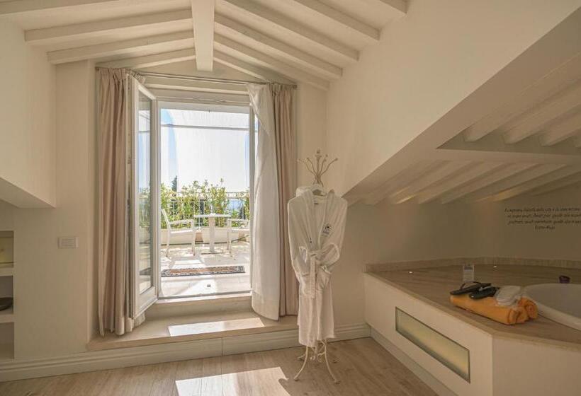 デラックスの４人部屋, Boutique Villa Liberty   Dépendance   Borgo Capitano Collection   Albergo Diffuso