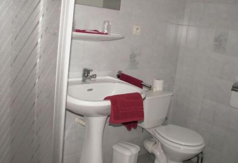 Номер Стандарт, Hôtel Du Bourg