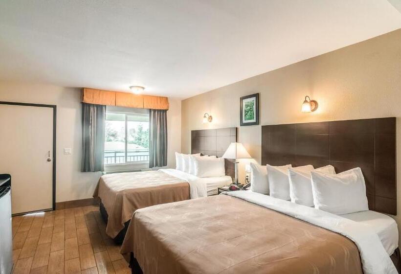 Номер Стандарт 2 Двуспальные Кровати, Quality Inn & Suites Near Downtown Bakersfield