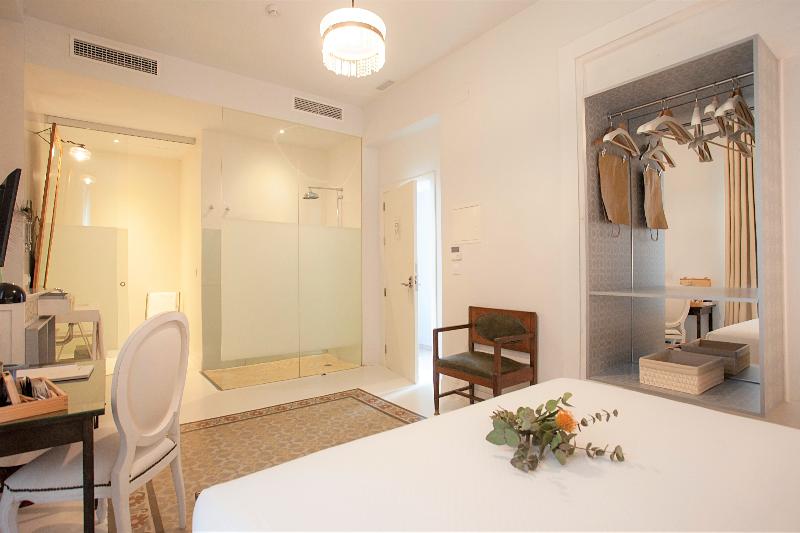 Superior Szoba, Business Hotel Tomang
