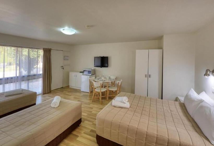 Семейный Номер, Motel Meneres
