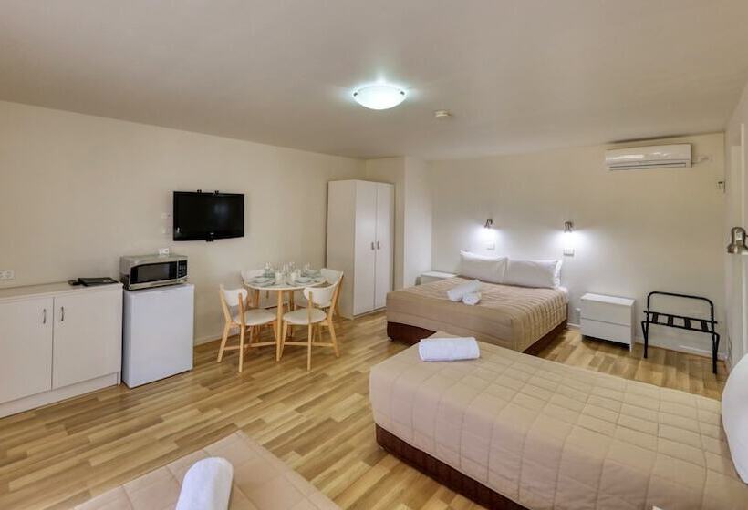 Семейный Номер, Motel Meneres