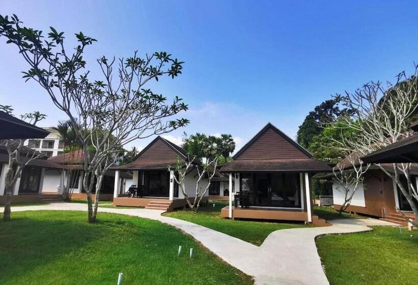 Бунгало Стандарт, Nana Beach Hotel & Resort