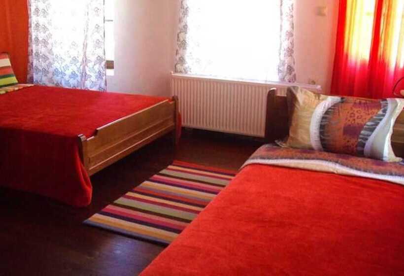 اتاق استاندارد سه نفره, Philippos