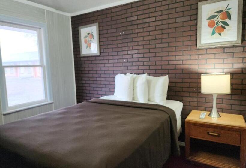 Номер Basic, Country Club Inn