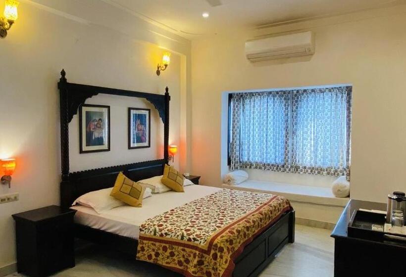 Quarto Deluxe, Kotra Haveli A Boutique Hotel By Lake Pichola