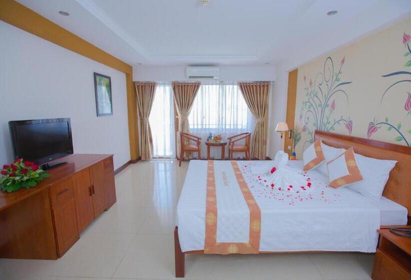 اتاق لوکس با چشم‌انداز دریا, Vung Tau Intourco Resort