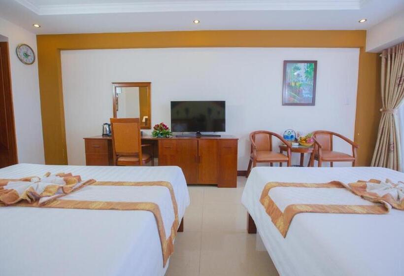 اتاق سه نفره دلوکس با چشم‌انداز دریا, Vung Tau Intourco Resort