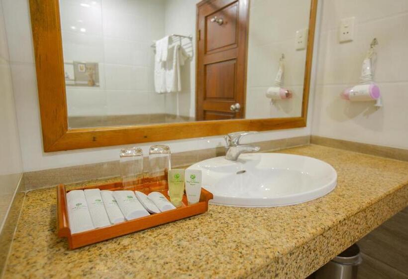 اتاق لوکس با چشم‌انداز دریا, Vung Tau Intourco Resort
