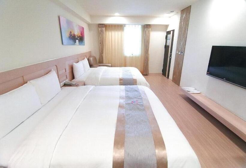 اتاق استاندارد چهار تخته, Clownfish Resort
