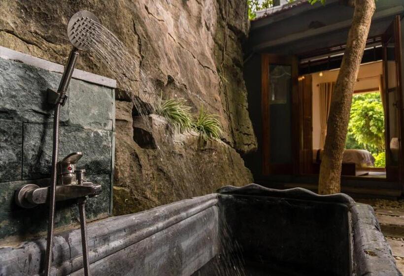 اتاق لوکس, Mua Caves Ecolodge