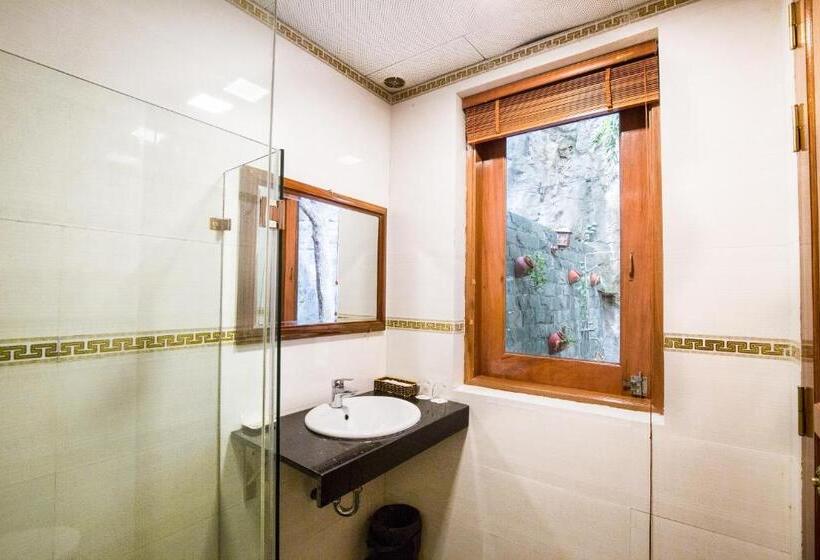 اتاق لوکس, Mua Caves Ecolodge