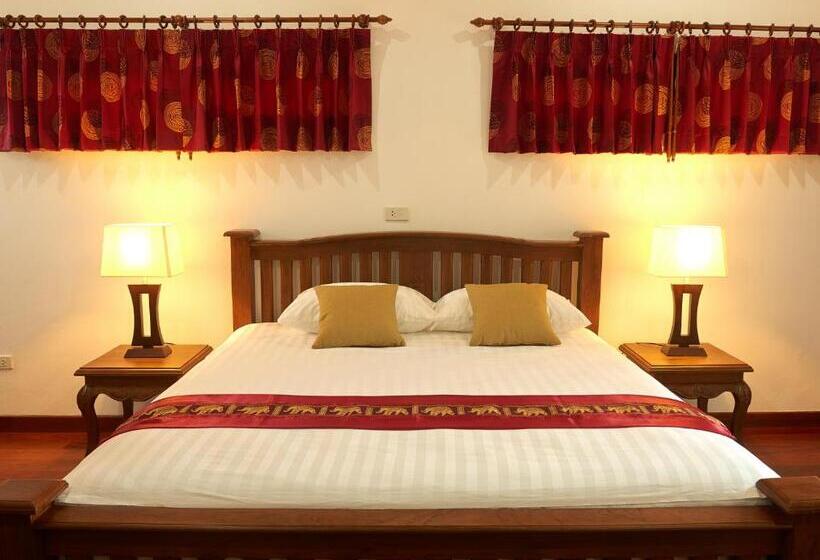 Номер Клуб Вид на Море, Sara Beachfront Boutique Resort